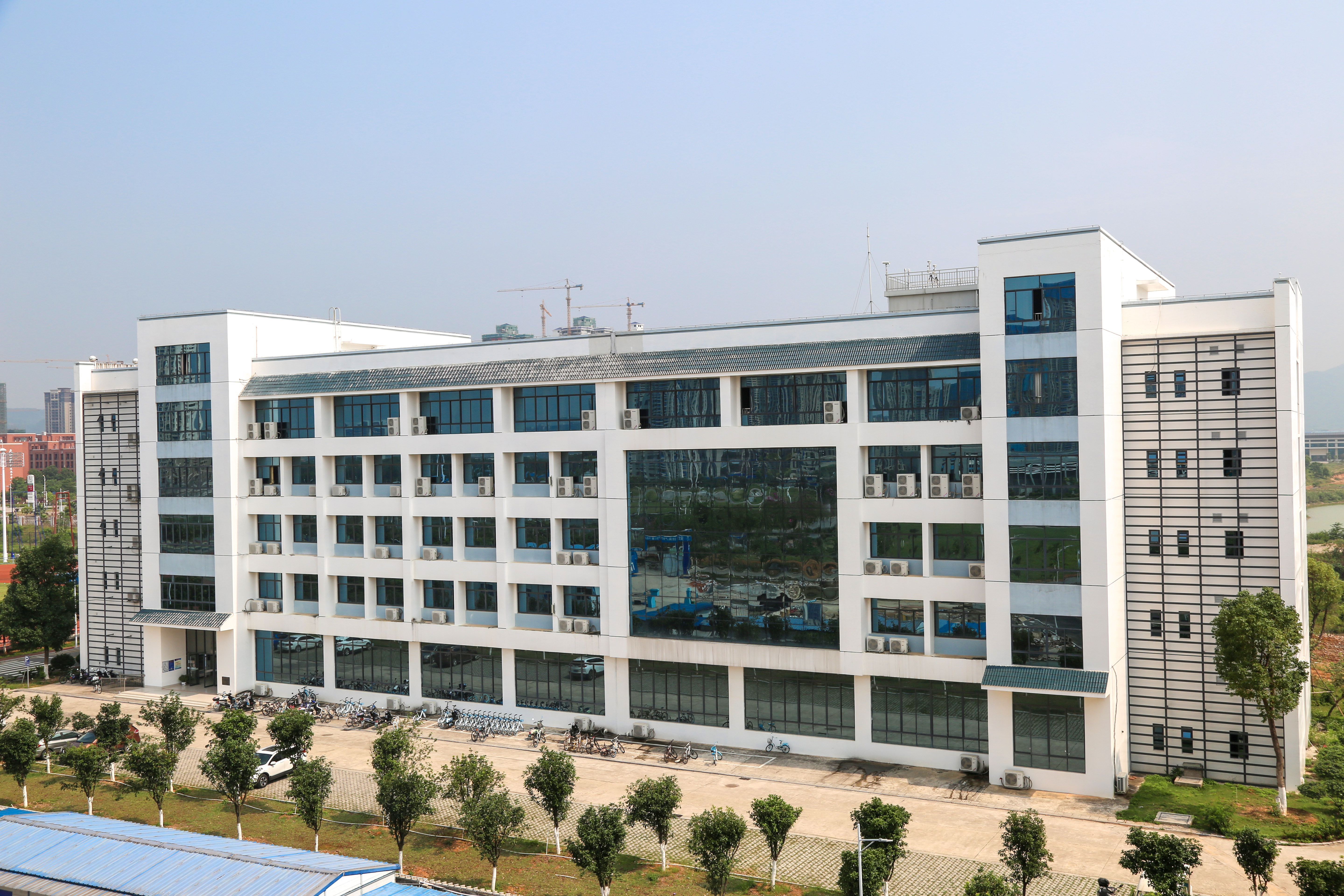 广西科技师范学院